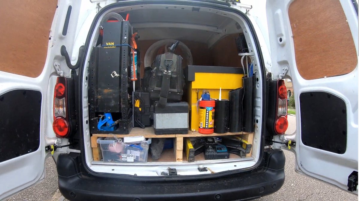 Loucas's Simple, Functional Plumber's Van