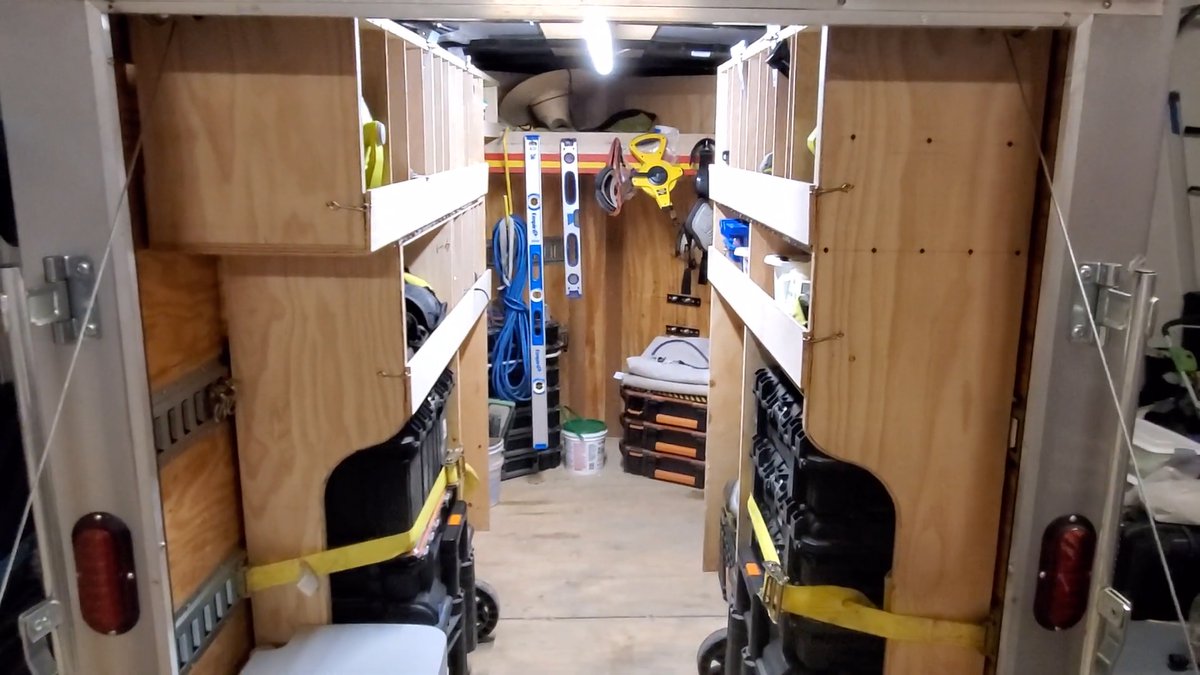 https://www.trucksandbolts.com/media/r/b8/6f/09/handyman-neat-packed-tool-trailer.width-1200.format-jpeg.jpg